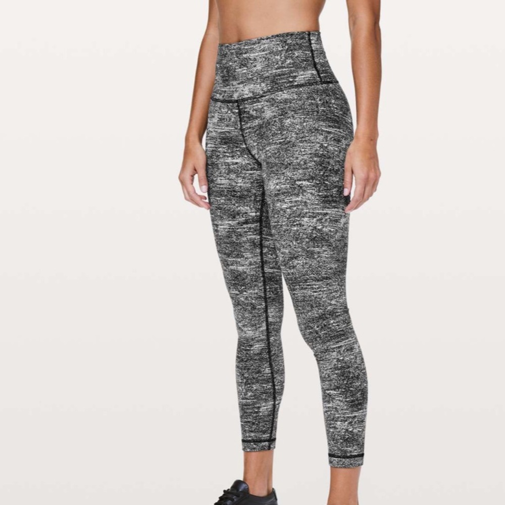 Lululemon Wunder Under Hi-Rise 7/8 Tight *25"
Rush Jacquard Black White